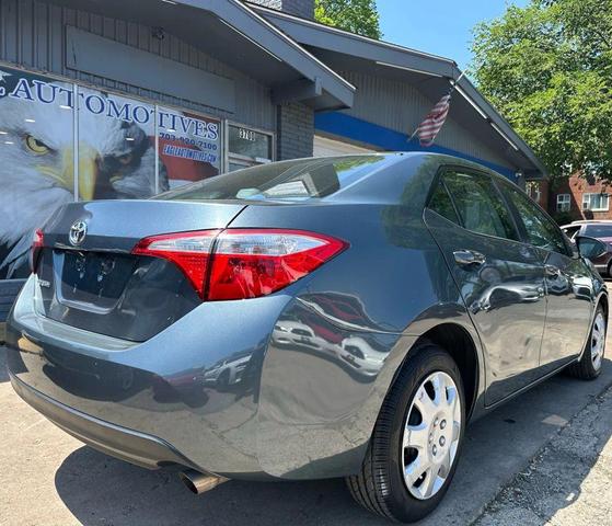 Photo of 2016 Gray Toyota Corolla