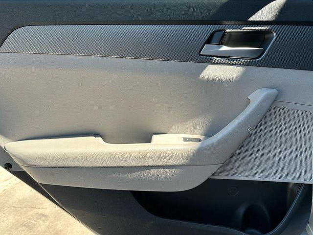 Photo of 2019 Silver Hyundai SONATA