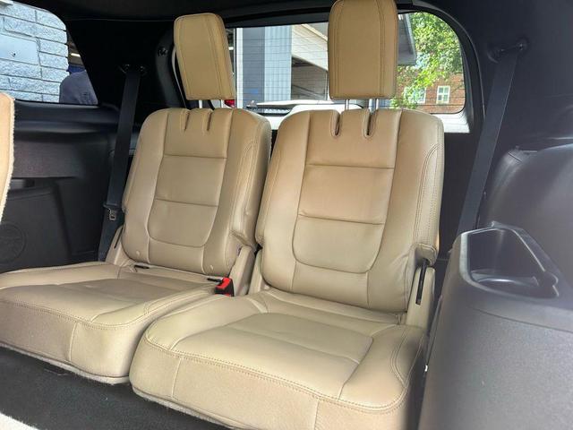 Photo of 2017 White Ford Explorer