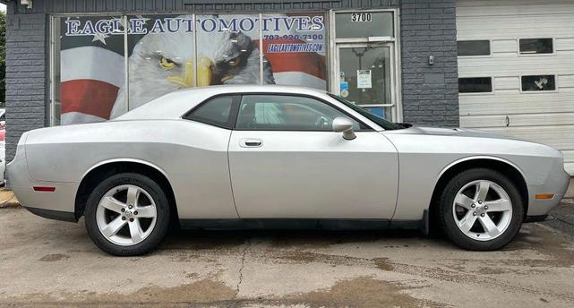 Photo of 2010 Silver Dodge Challenger
