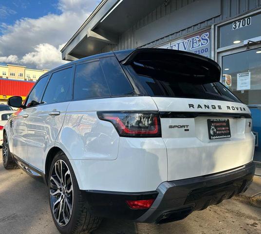 Photo of 2022 White Land Rover Range Rover Sport