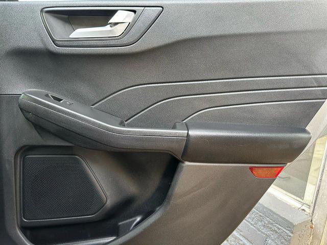 Photo of 2021 Gray Ford Escape