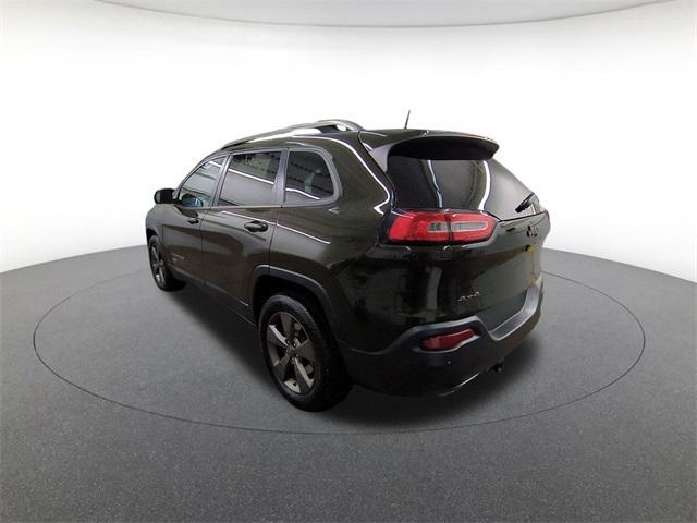 Photo of 2016 Recon Green Clearcoat Jeep Cherokee