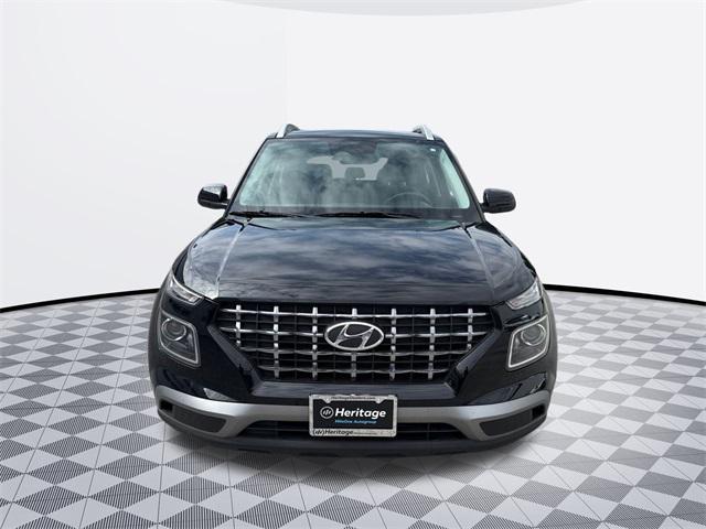 Photo of 2023 Black Noir Pearl Hyundai VENUE
