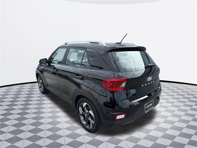Photo of 2023 Black Noir Pearl Hyundai VENUE