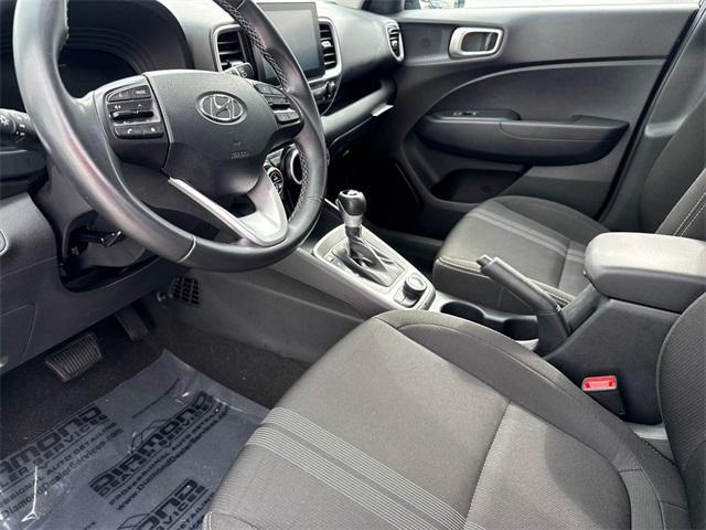 Photo of 2023 Black Noir Pearl Hyundai VENUE