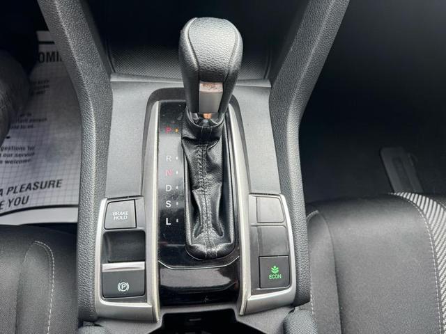 Photo of 2017 White Honda Civic
