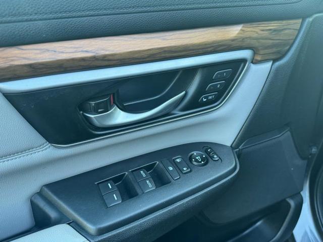 Photo of 2017 Gray Honda CR-V