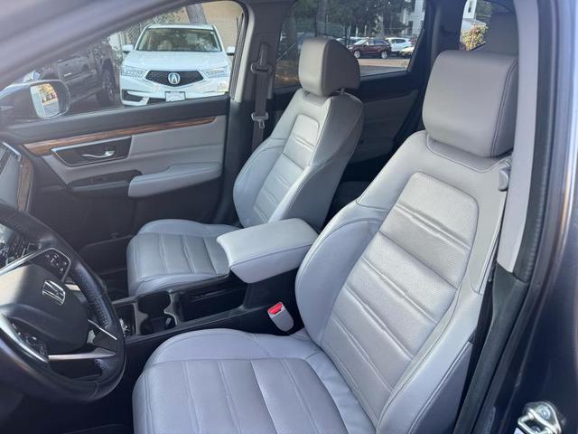 Photo of 2017 Gray Honda CR-V