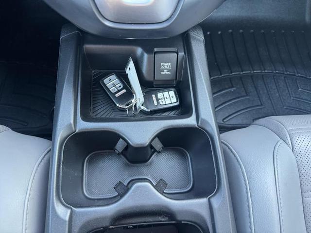 Photo of 2017 Gray Honda CR-V