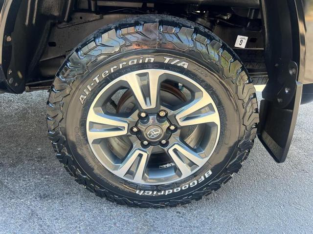 Photo of 2017 Black Toyota Tacoma