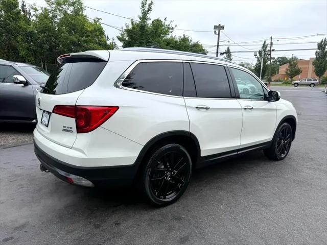 Photo of 2017 White Honda Pilot
