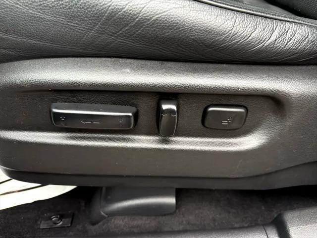 Photo of 2017 White Honda Pilot