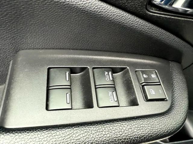 Photo of 2017 White Honda Pilot