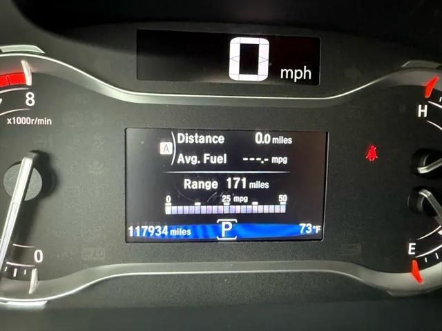 Photo of 2017 White Honda Pilot