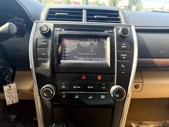 Photo of 2016 White Toyota Camry