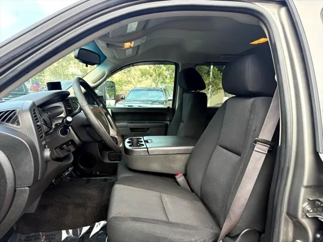 Photo of 2013 Gray Chevrolet Silverado 1500