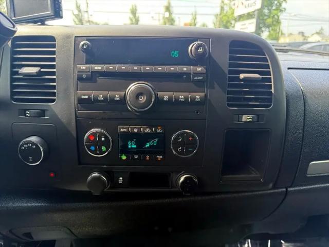 Photo of 2013 Gray Chevrolet Silverado 1500