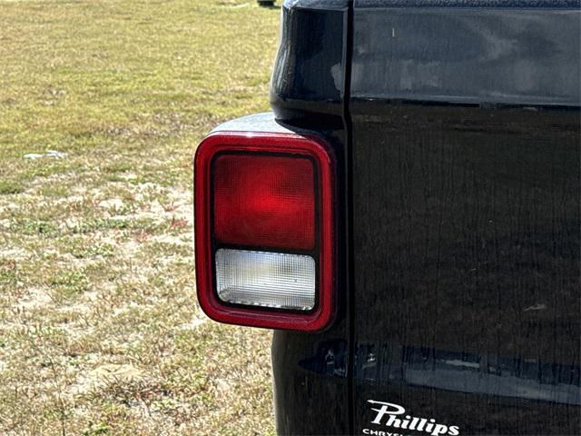 Photo of 2021 Black Clearcoat Jeep Gladiator