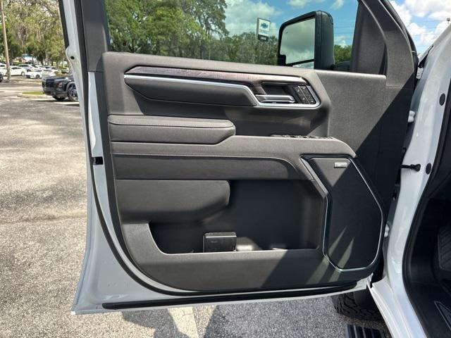 Photo of 2025 Summit White Chevrolet Silverado 2500