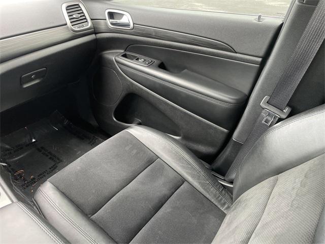 Photo of 2022 Bright White Clearcoat Jeep Grand Cherokee