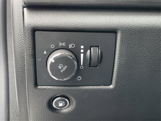 Photo of 2022 Bright White Clearcoat Jeep Grand Cherokee