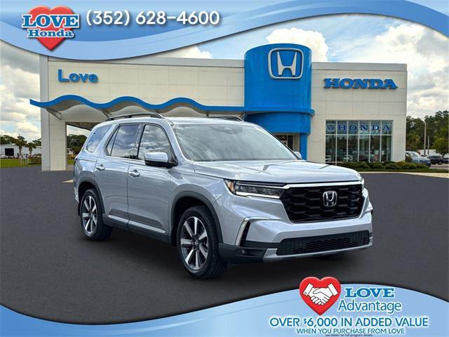 Photo of 2023 Lunar Silver Metallic Honda Pilot