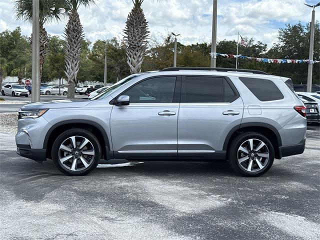 Photo of 2023 Lunar Silver Metallic Honda Pilot