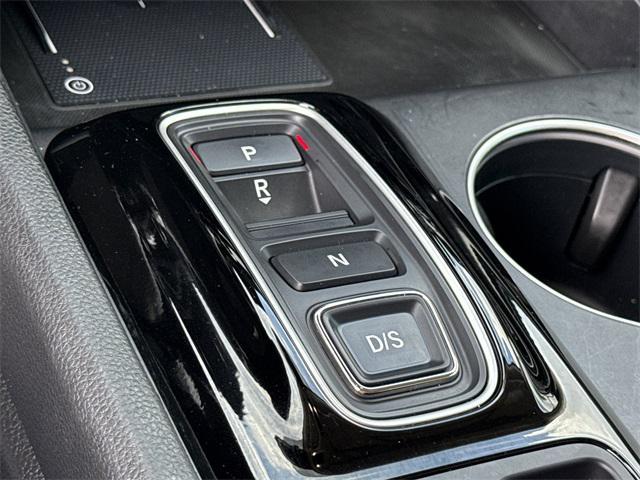 Photo of 2023 Lunar Silver Metallic Honda Pilot