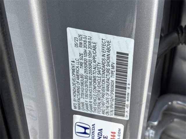 Photo of 2023 Lunar Silver Metallic Honda Pilot