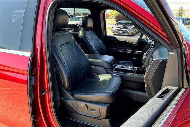 Photo of 2019 Ruby Red Metallic Tinted Clearcoat Ford Expedition
