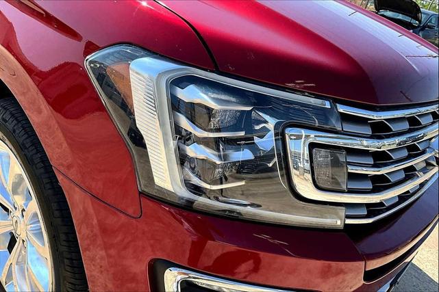 Photo of 2019 Ruby Red Metallic Tinted Clearcoat Ford Expedition