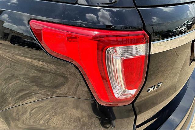 Photo of 2017 Shadow Black Ford Explorer