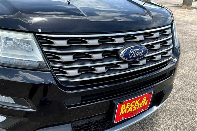Photo of 2017 Shadow Black Ford Explorer
