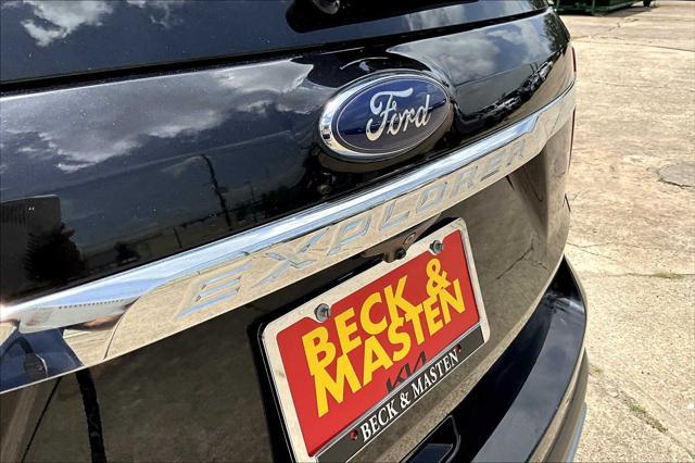Photo of 2017 Shadow Black Ford Explorer
