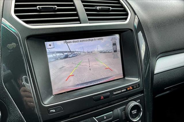 Photo of 2017 Shadow Black Ford Explorer