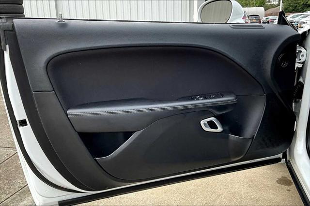 Photo of 2019 White Knuckle Clearcoat Dodge Challenger