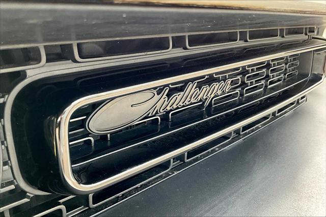 Photo of 2019 White Knuckle Clearcoat Dodge Challenger