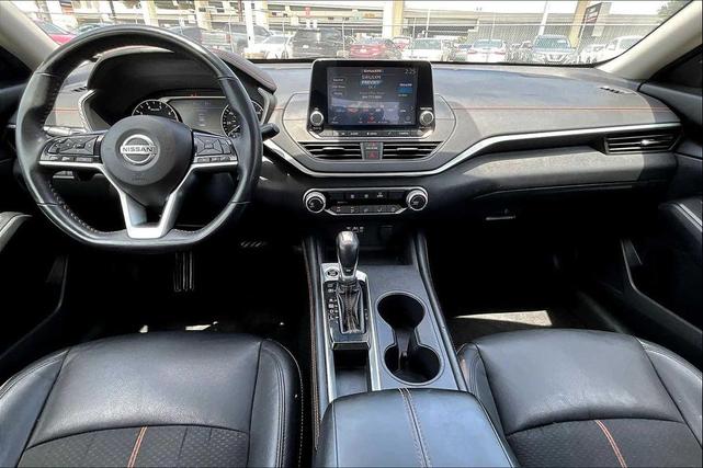 Photo of 2021 Super Black Nissan Altima
