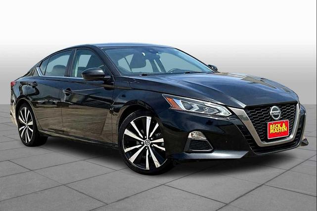 Photo of 2021 Super Black Nissan Altima