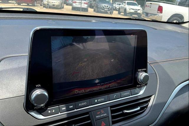 Photo of 2021 Super Black Nissan Altima