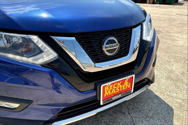 Photo of 2018 Caspian Blue Nissan Rogue