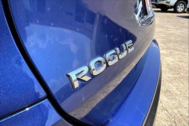 Photo of 2018 Caspian Blue Nissan Rogue