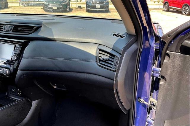 Photo of 2018 Caspian Blue Nissan Rogue