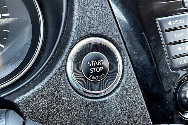 Photo of 2018 Caspian Blue Nissan Rogue
