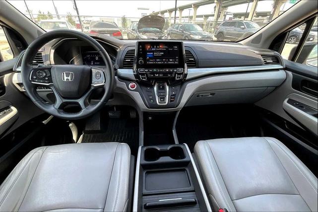 Photo of 2018 GRAY Honda Odyssey