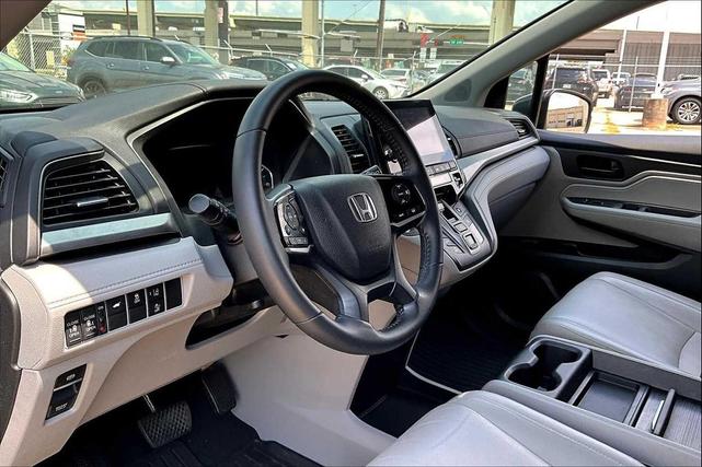Photo of 2018 GRAY Honda Odyssey