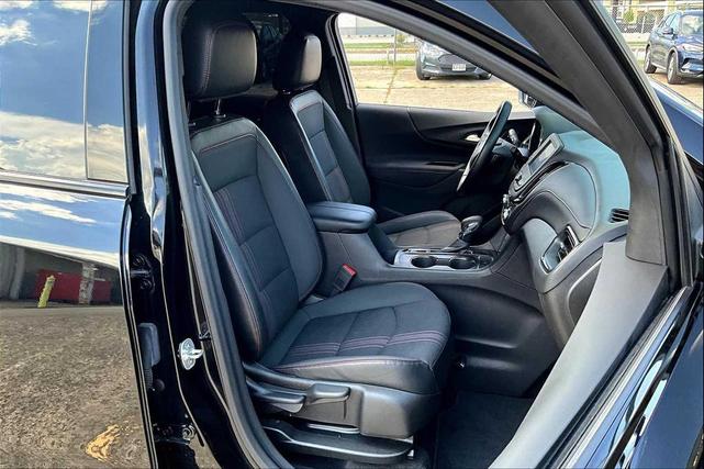 Photo of 2023 Mosaic Black Metallic Chevrolet Equinox
