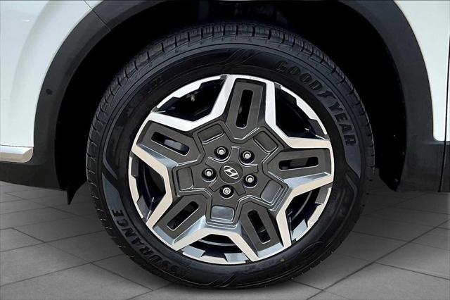 Photo of 2022 Quartz White Hyundai SANTA FE