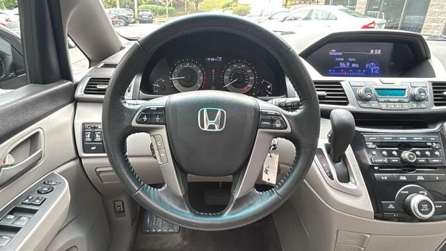 Photo of 2011 Polished Metal Metallic Honda Odyssey